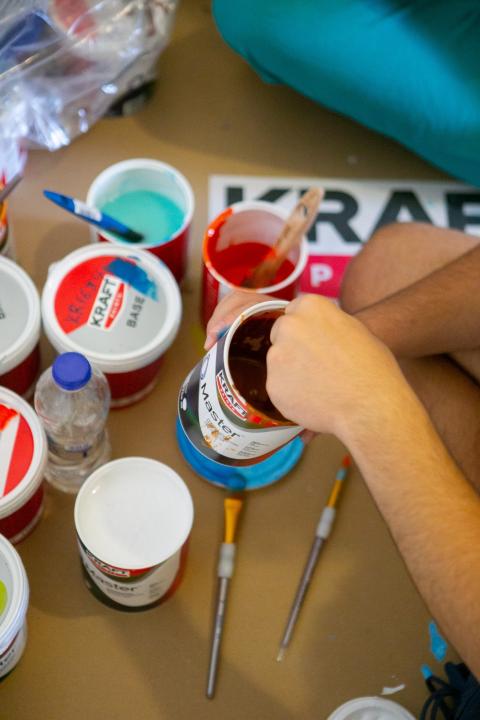 Η KRAFT Paints ξεκινάει τη νέα σχολική χρονιά στο Ίδρυμα Χατζηκώνστα!